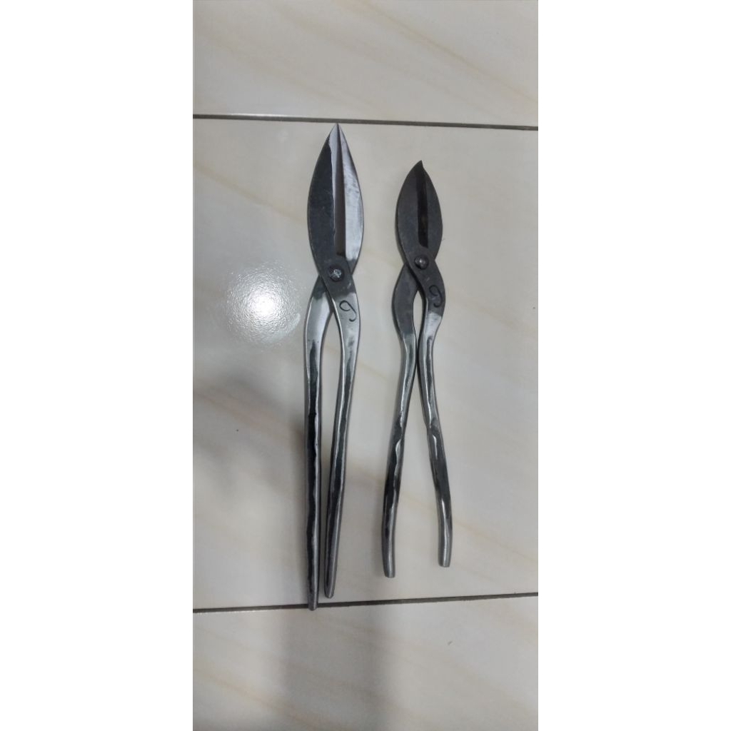 

gunting besar 1 gunting kecil 1 yang lurus untuk plat biasa 0,8 mili