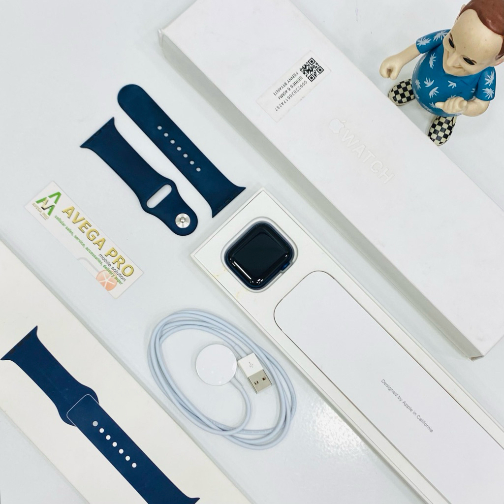 SECOND APPLE WATCH SERIES 6 40MM SPACE BLUE