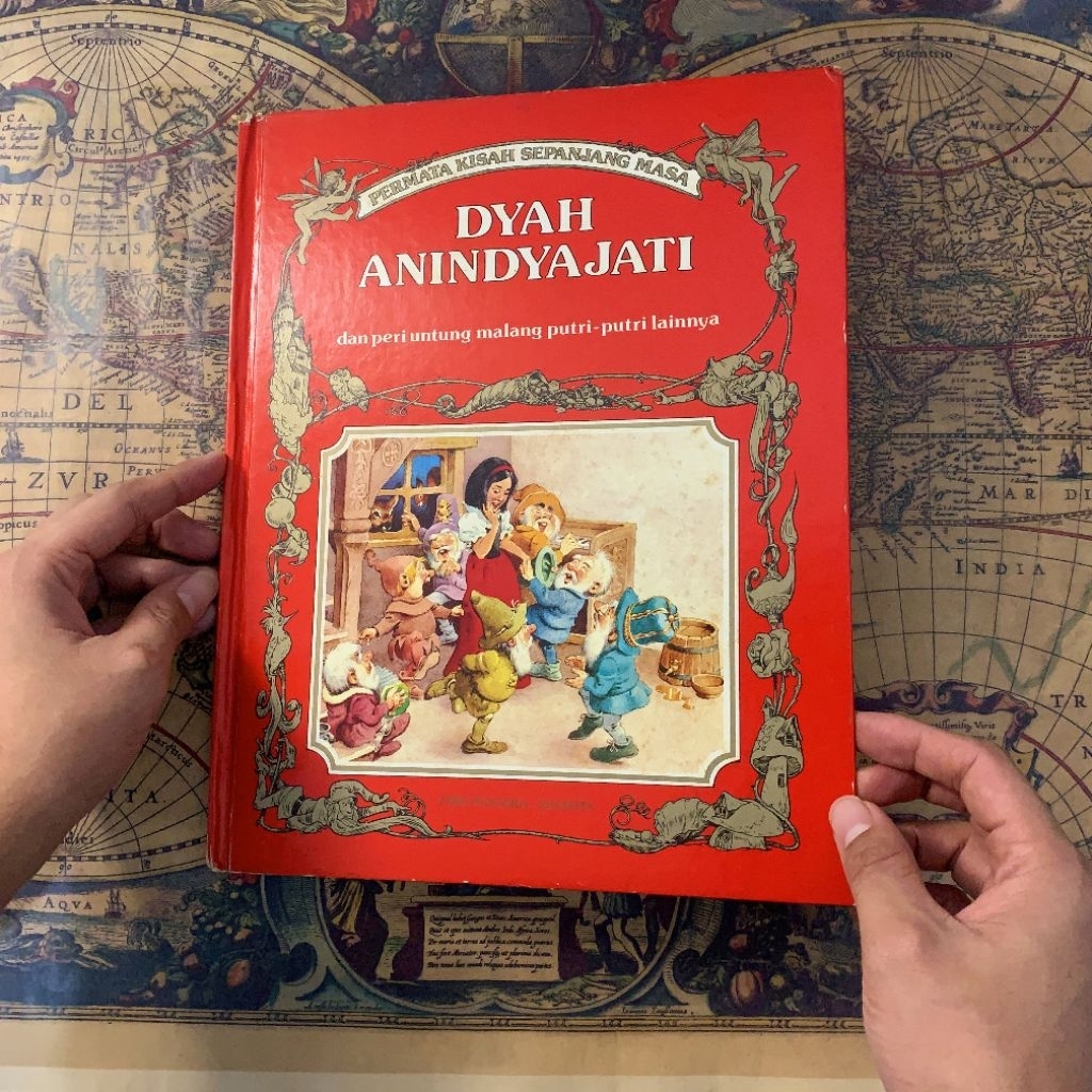 LITERIA - (Cerita bergambar vintage) Dyah Anindyajati