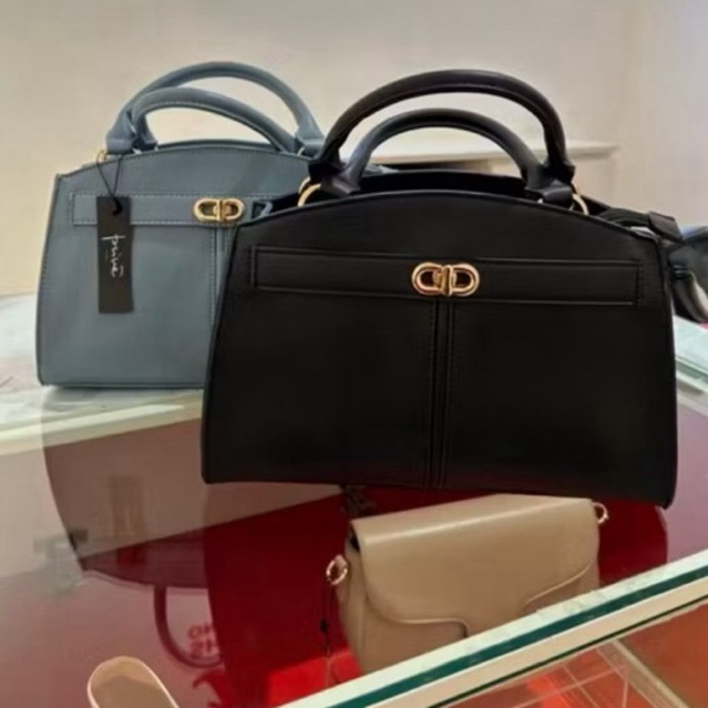 preloved tas prive roma dari bata