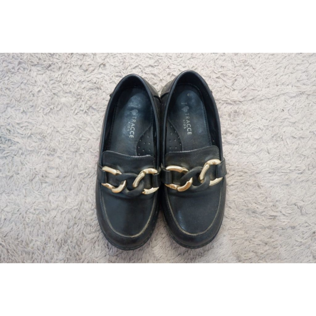 PRELOVED SEPATU ANAK TRACCE