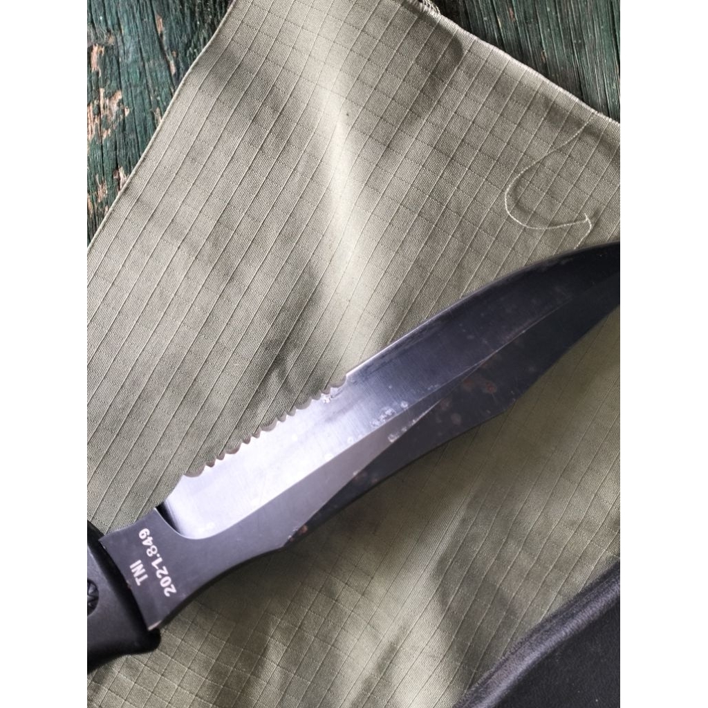 PISAU JATAH TNI AD .