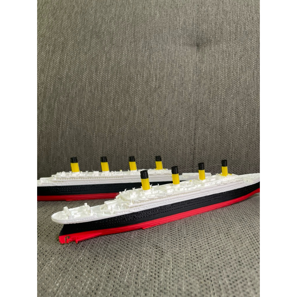 Miniatur Kapal Titanic - Bahan Diecast