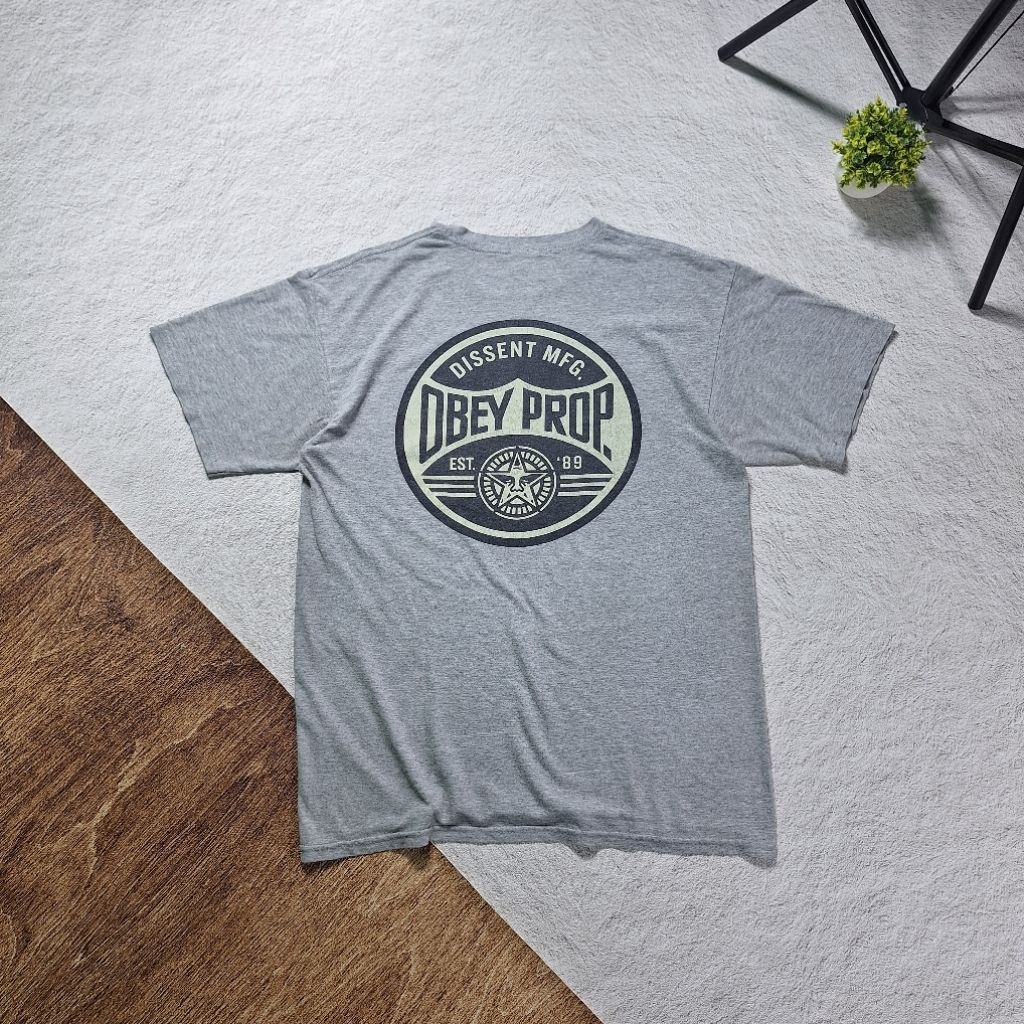 T-shirt Obey Big Logo Back Hit Vintage Preloved