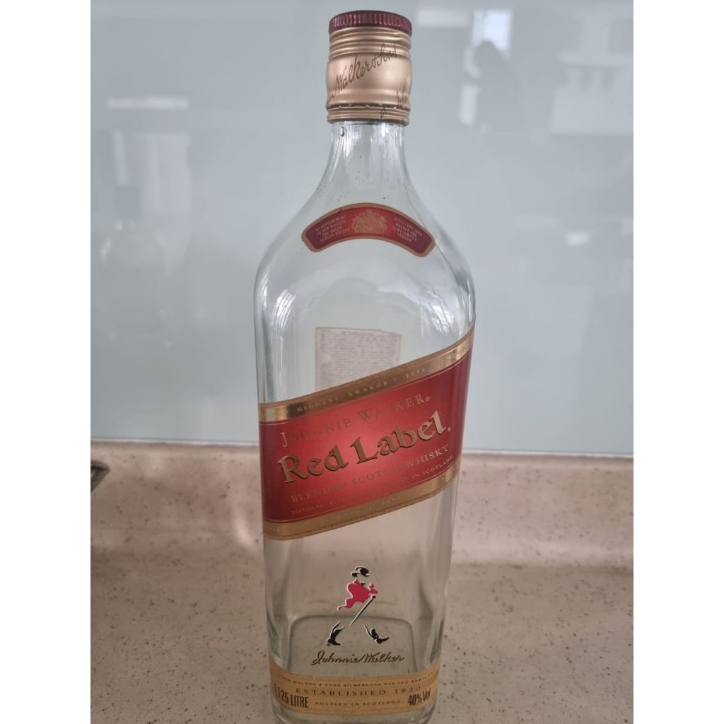 Botol bekas kosong johnie walker red label untuk pajangan atau koleksi botol