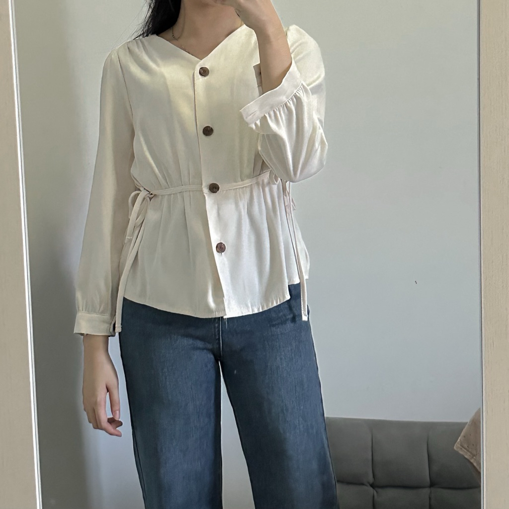 Blouse Kemeja Kuliah Kerja Wanita Putih Gaya Korea - Baju Santai Formal Semi Formal Wanita Gaya Kore