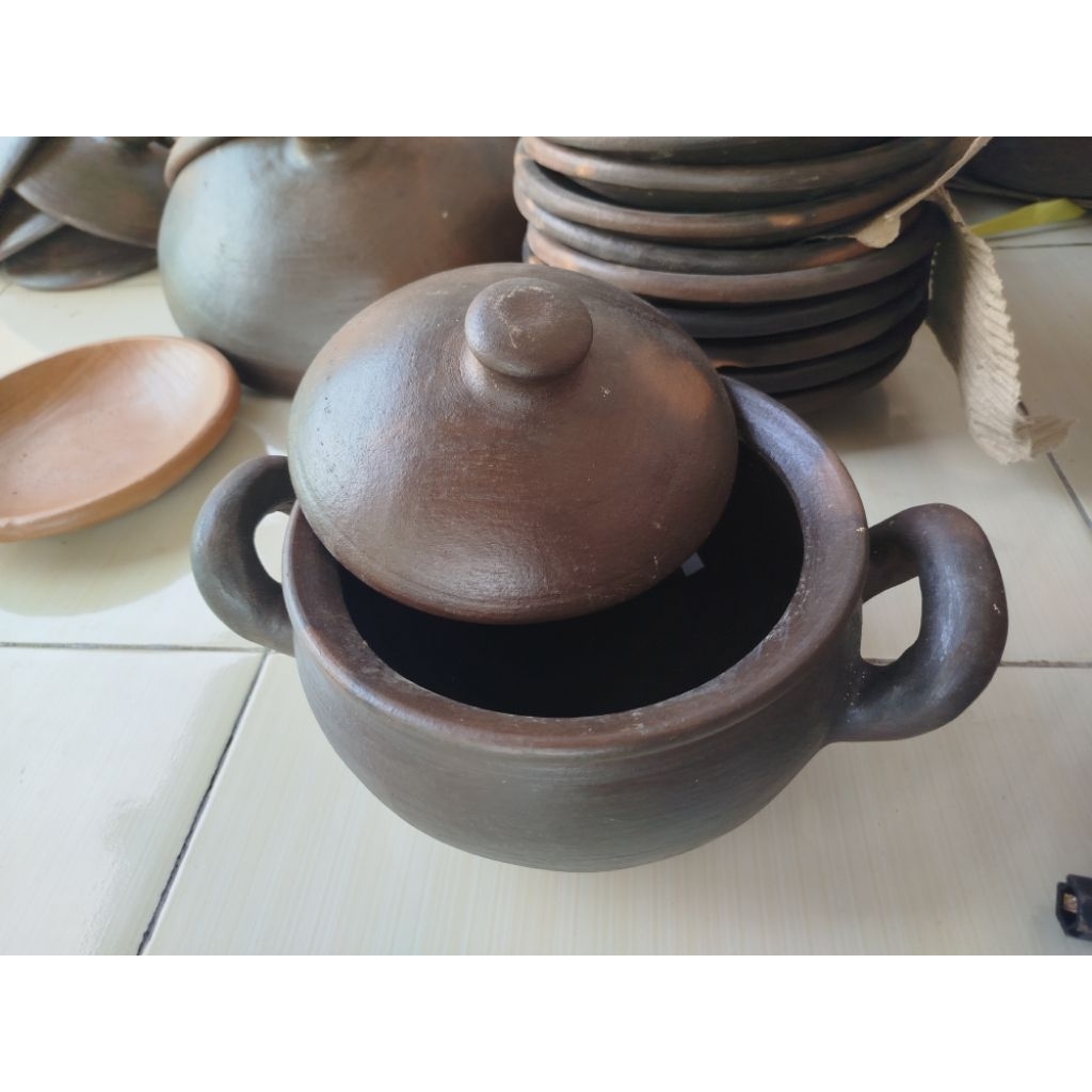 panci/kendil rebus gudeg