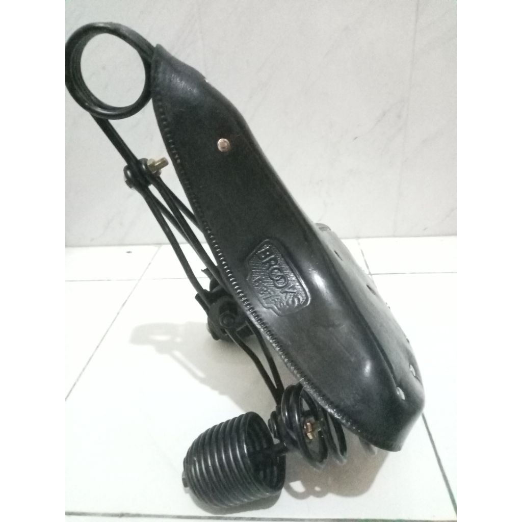 sadel gelung hitam per dobel sepeda ontel kulit asli