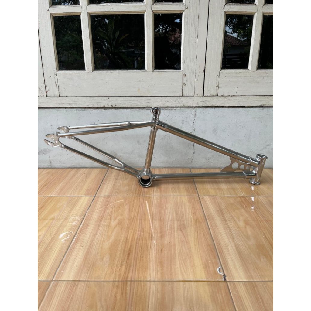 Frame Kuwahara Apollo