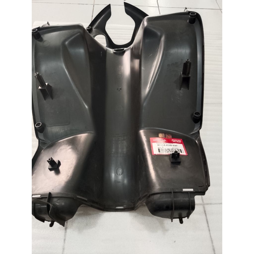 8113A-KVB-930 Cover Assy Inner Honda Vario 110 Karbu