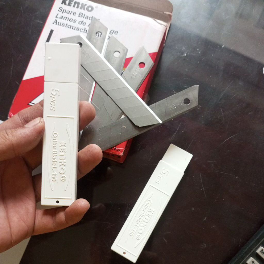 

kenko Pisau Refill Cutter Besar L-150 isi 1 tube isi 5 pcs