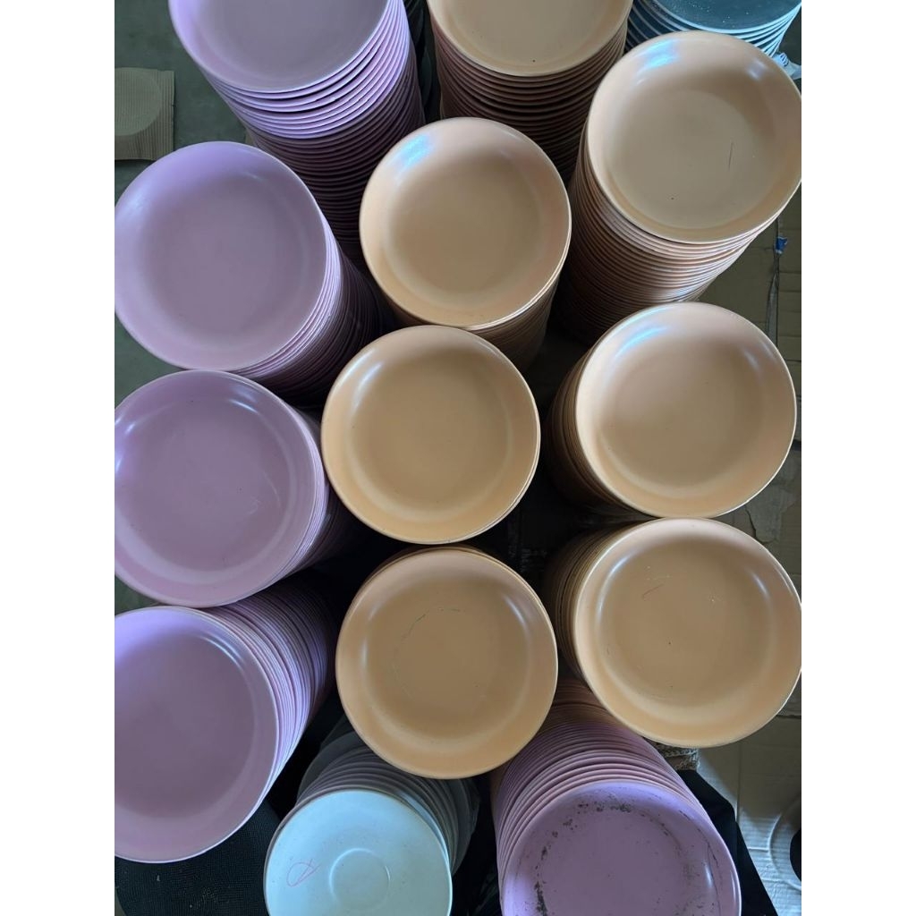 piring makan keramik / piring makan cantik / piring premium polos