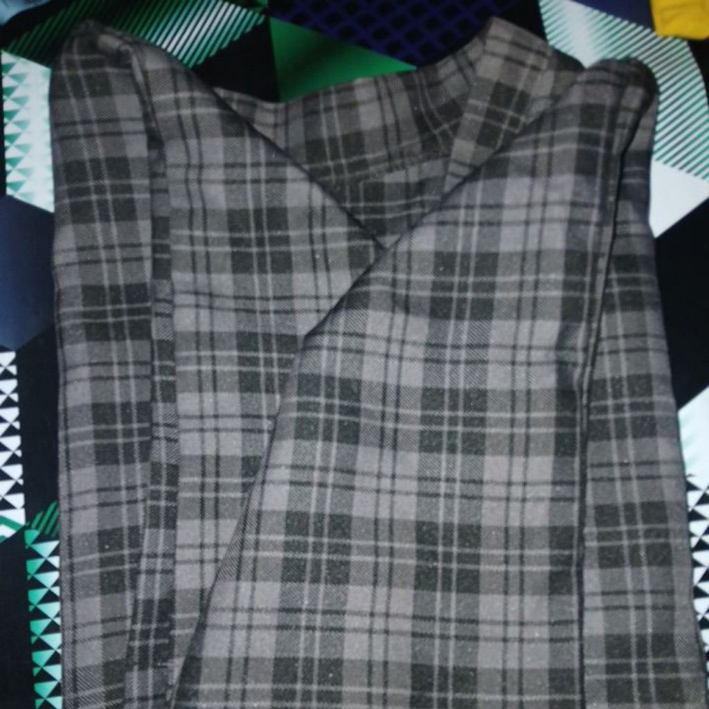 Cardigan Wanita Kotak-kotak