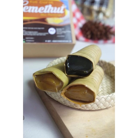 

Camilan Khas Purworejo Clorot Cemethut 1 Pack Isi 10 Pcs Makanan Oleh - Oleh Khas Purworejo (Halal)