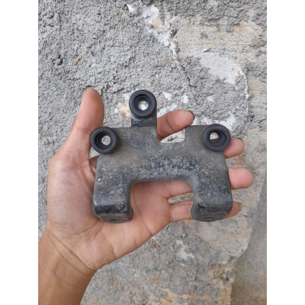 Braket spidometer megapro primus original