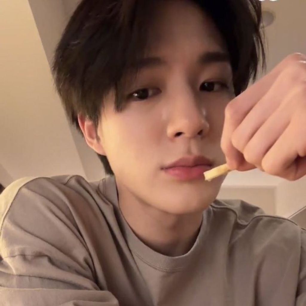 

co lanyard by adel (check desk)