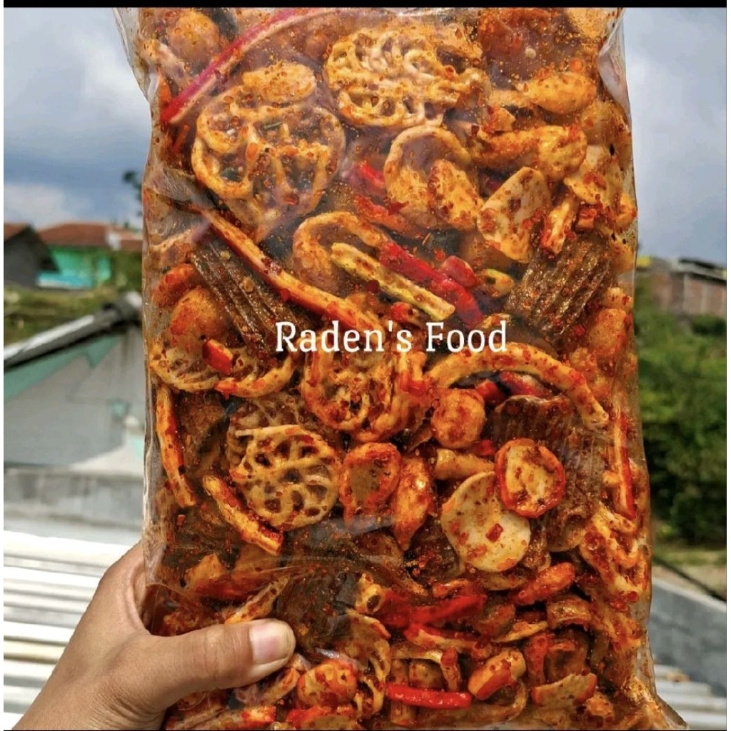 

Terlaris Seblak campur pedas/seblak kerupuk campur mix pedas daun jeruk /basreng mix