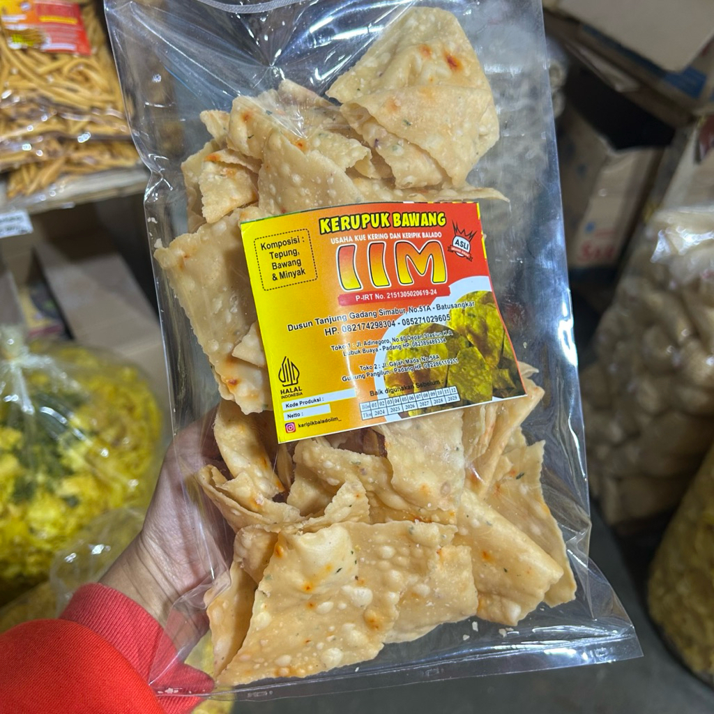

Kerupuk Bawang | 250 gram Kerupuk Bawang | IIM DAKAK DAKAK | Cemilan khas Minang