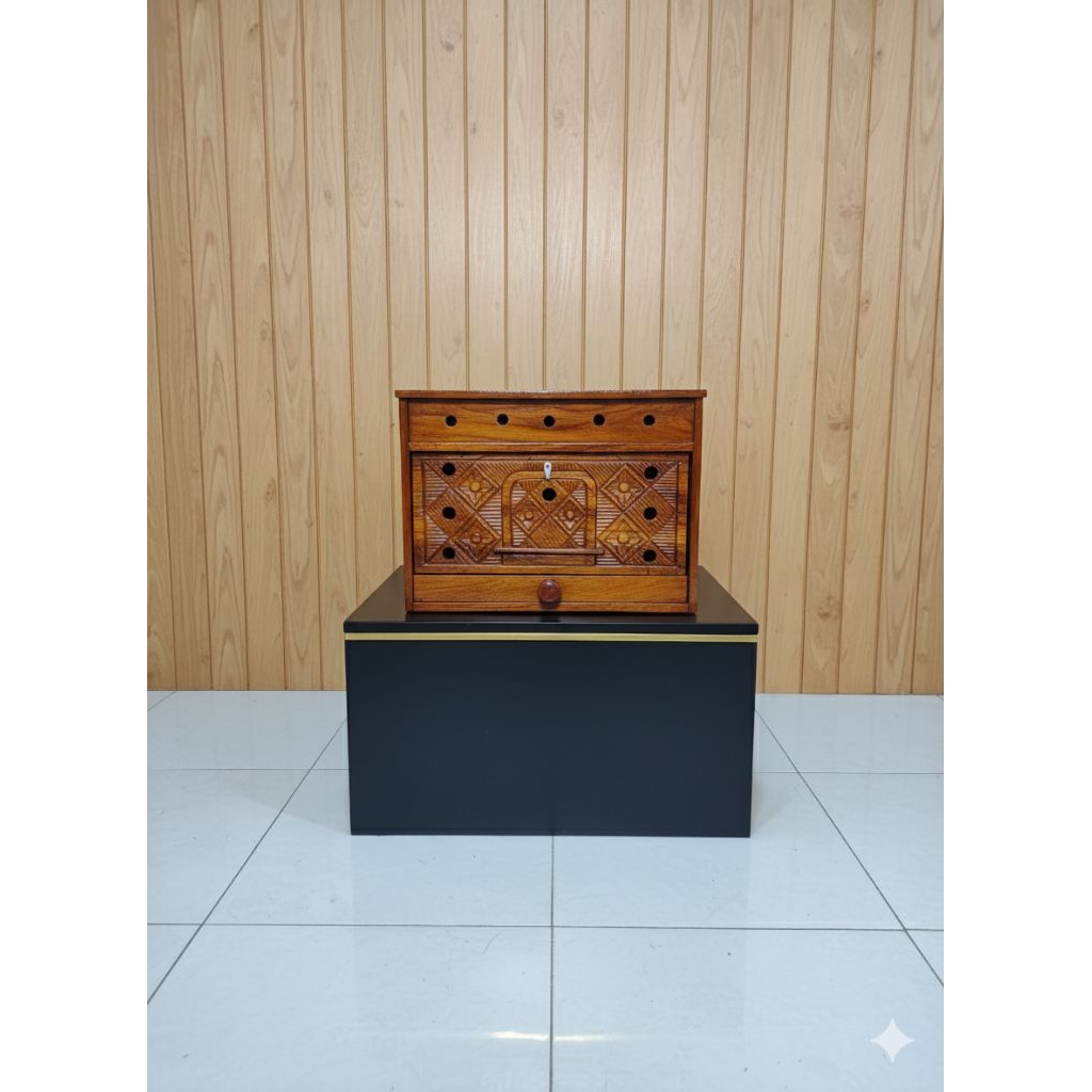 pagupon merpati kayu jati ukir batik