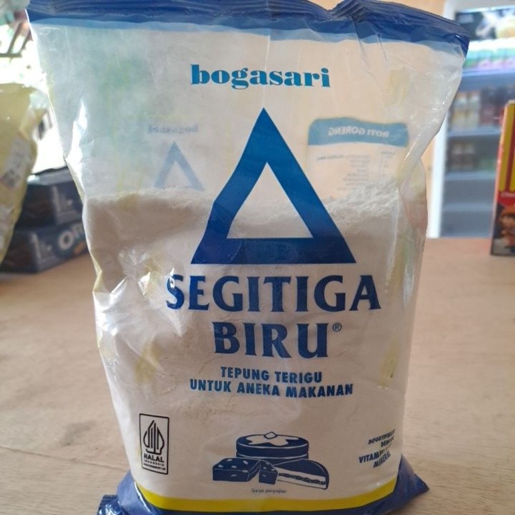 

TEPUNG SEGITIGA BIRU BOGASARI 1KG
