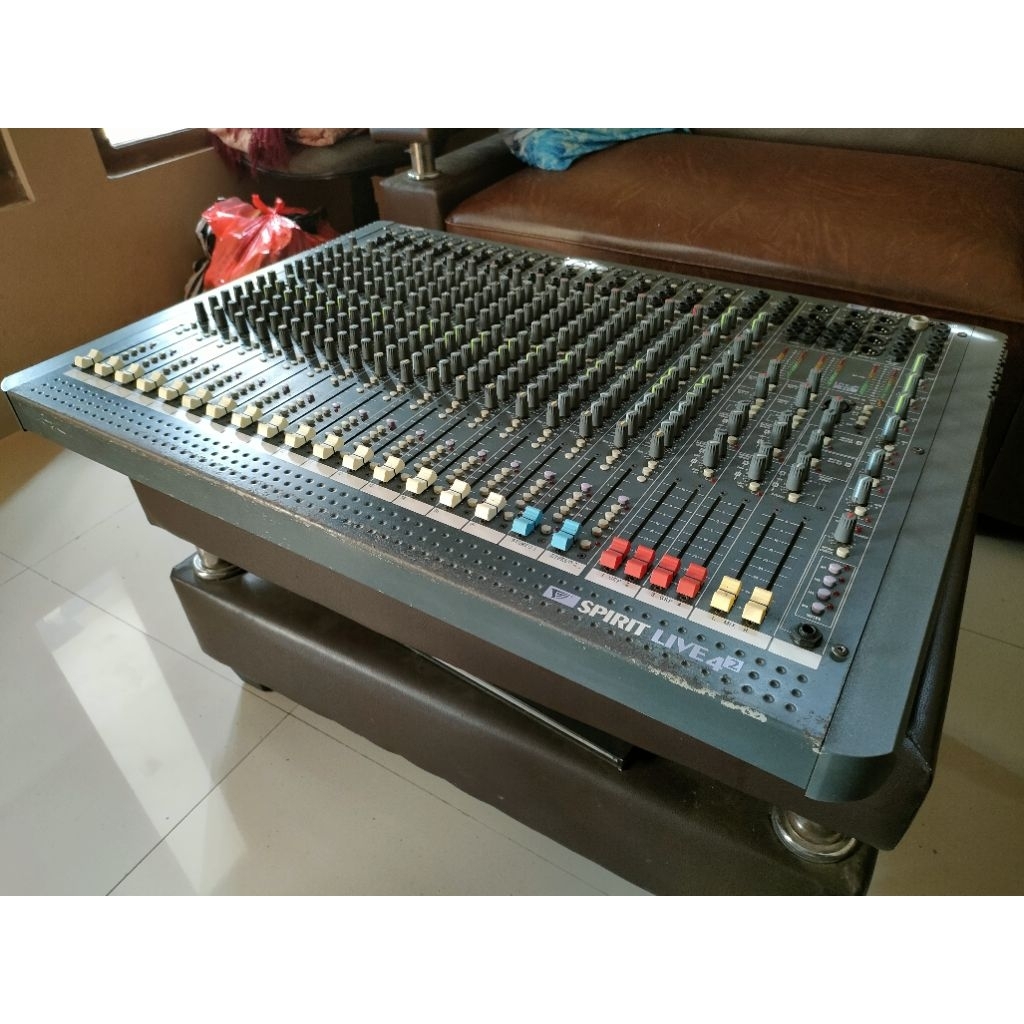 Mixer Soundcraft Spirit Live 4.2 england