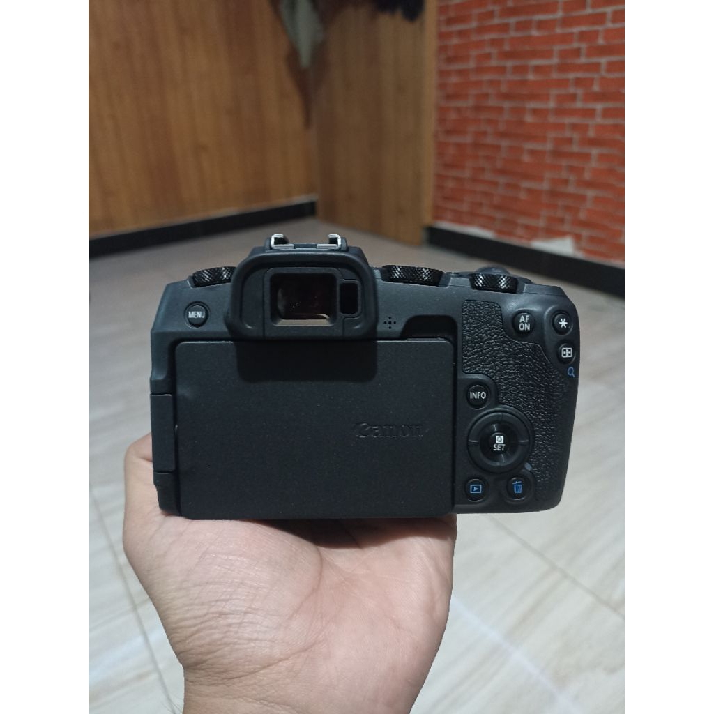 Kamera Second Canon EOS RP BO (Body Only)