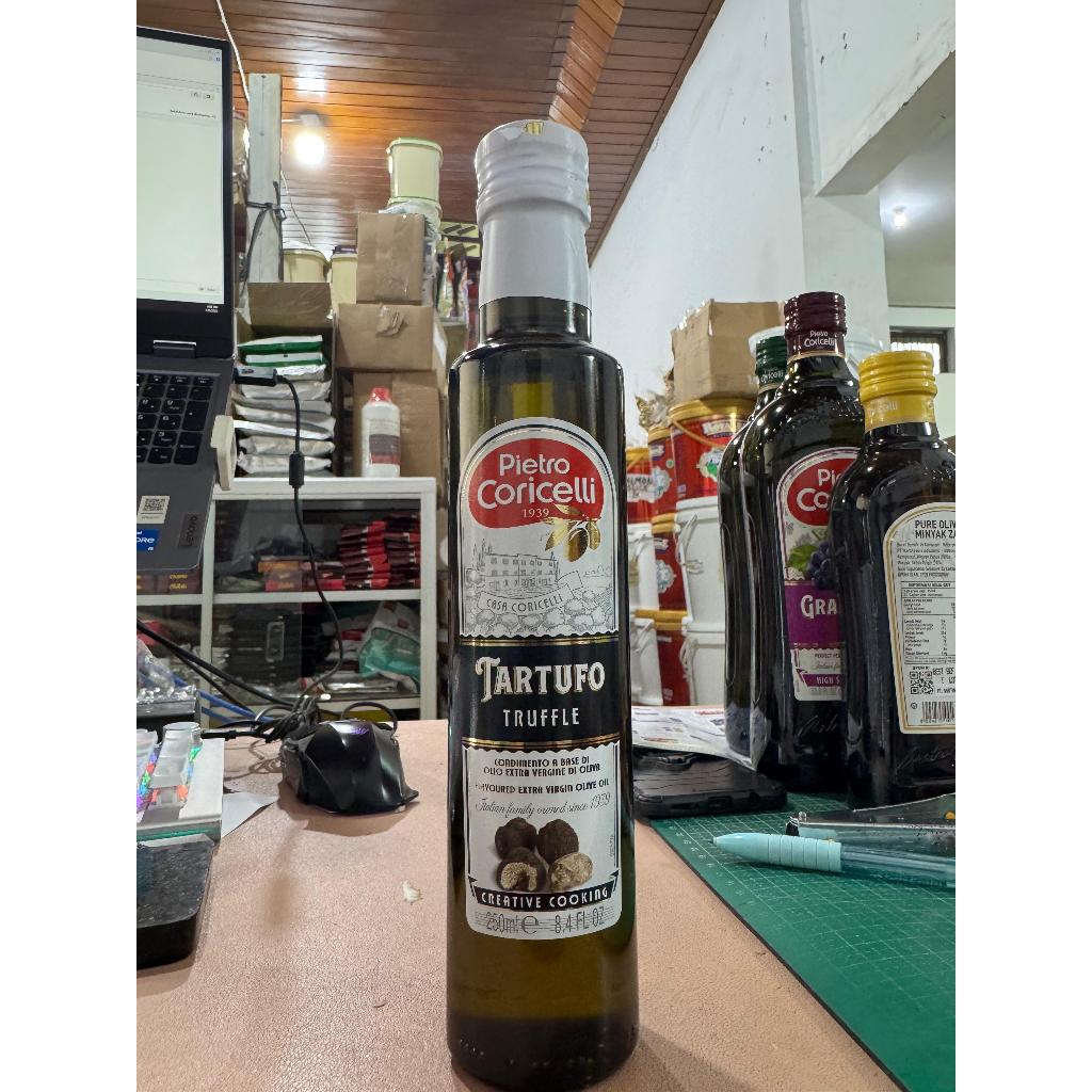 

Pietro Coricelli Black Truffle Oil / Minyak Truffel Hitam - 500 ML