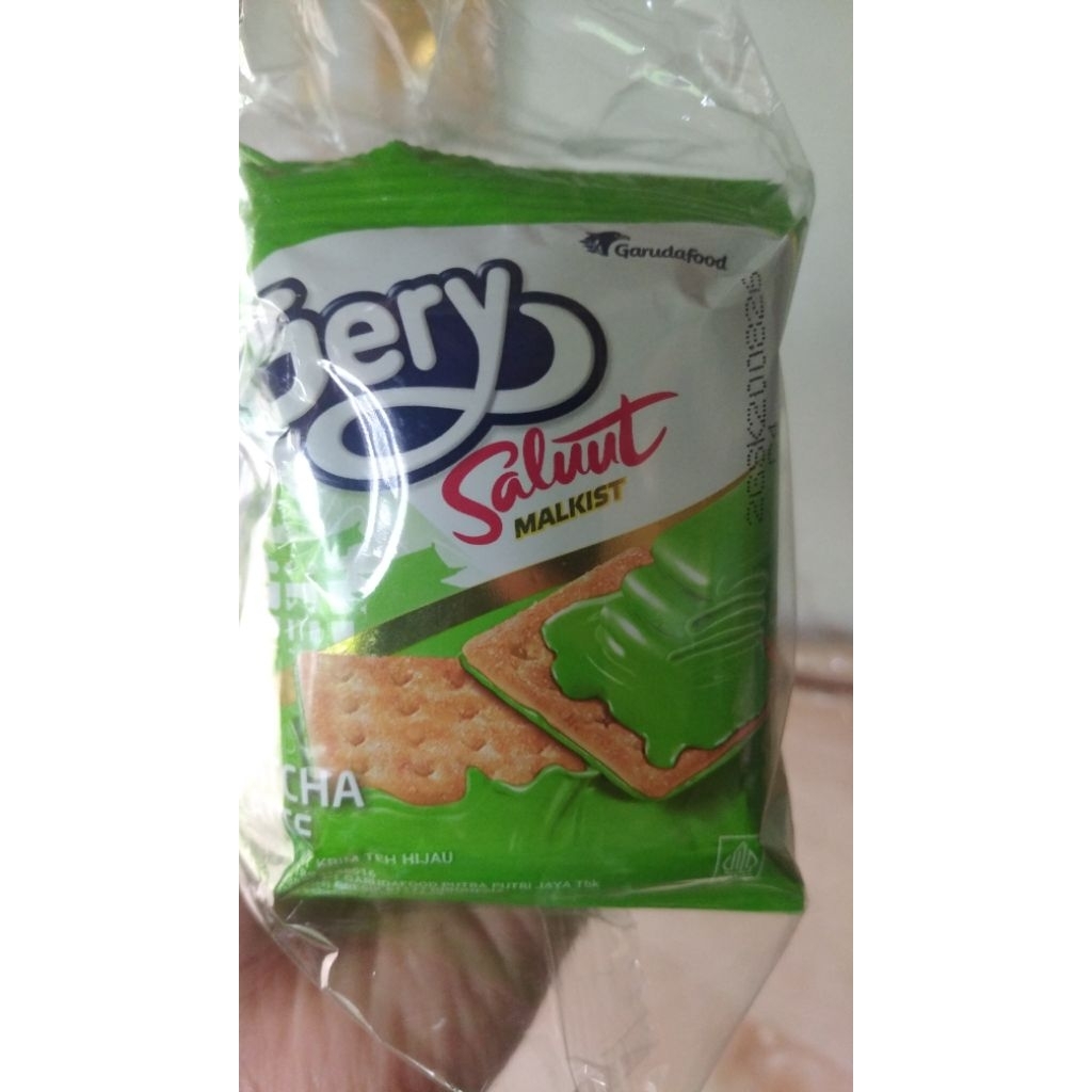 Snack/makanan ringan Gery Salut Matcha (1renceng)