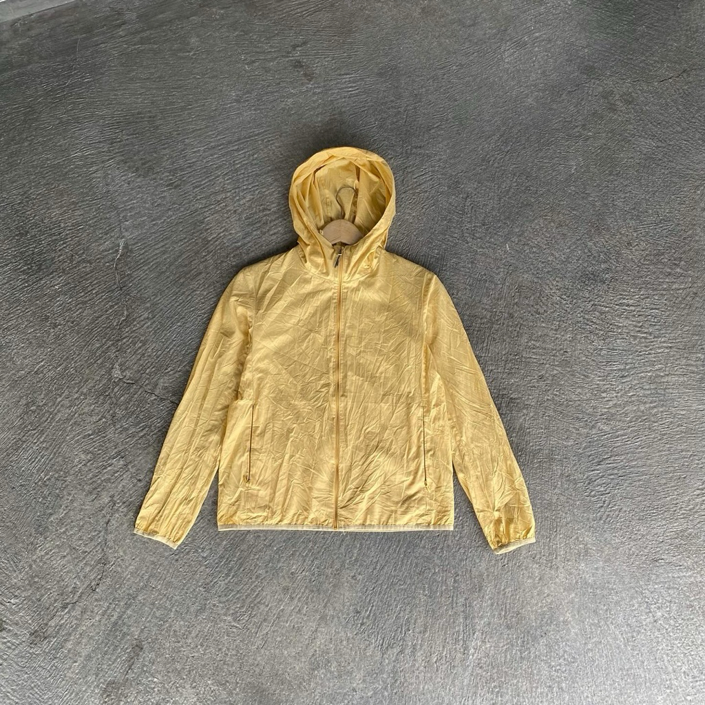 light Weight Jaket Uniqlo JKU500