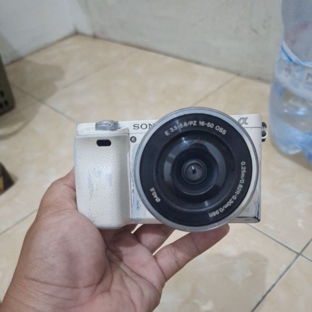 Kamera Sony A6000 bekas