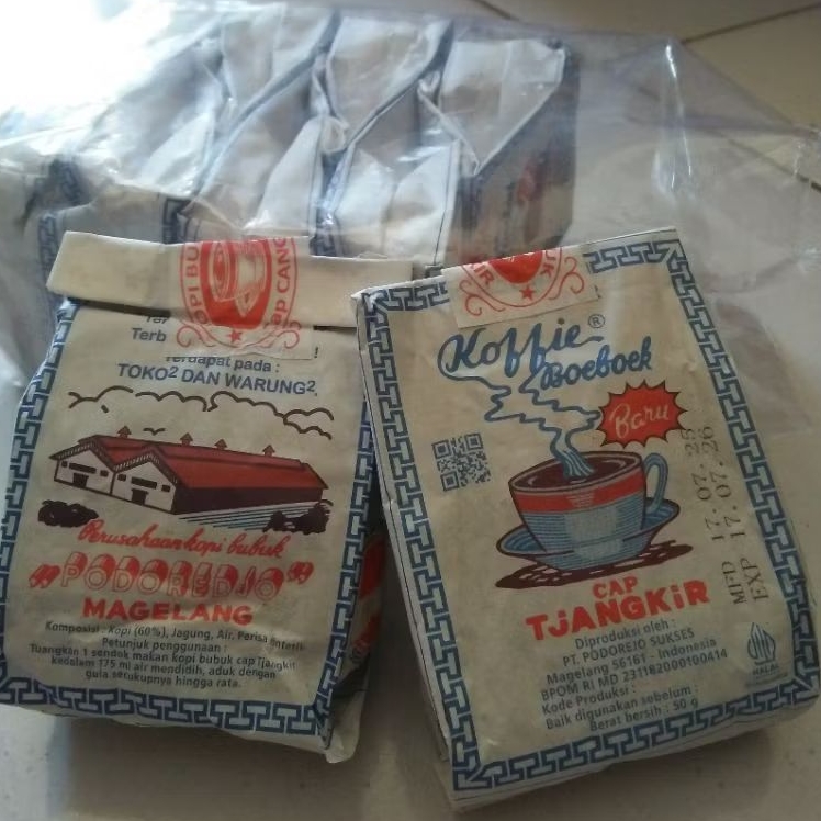 

Kopi Hitam bubuk cap cangkir 50gr