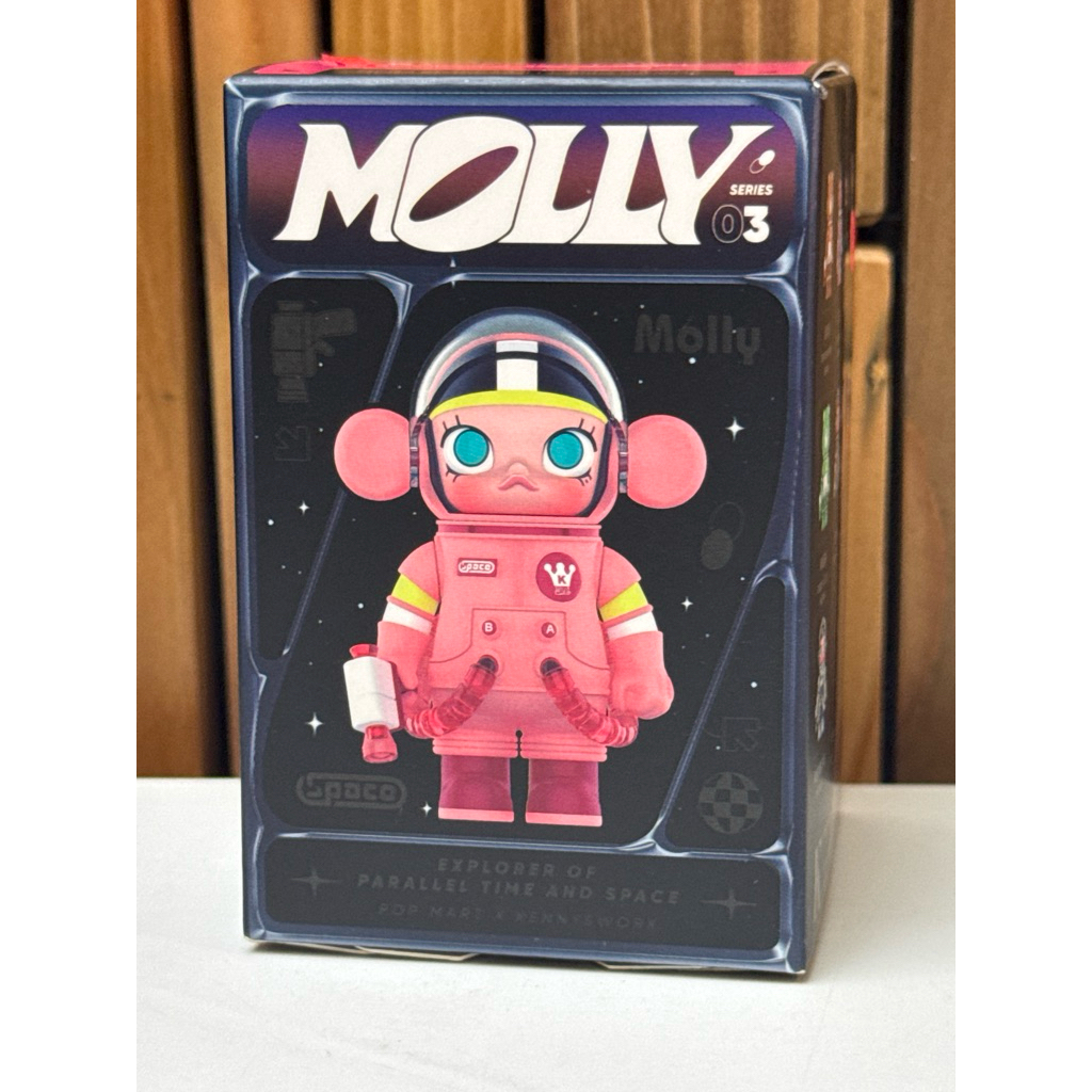 POP MART - Molly series 03 explorer of parallel time and space