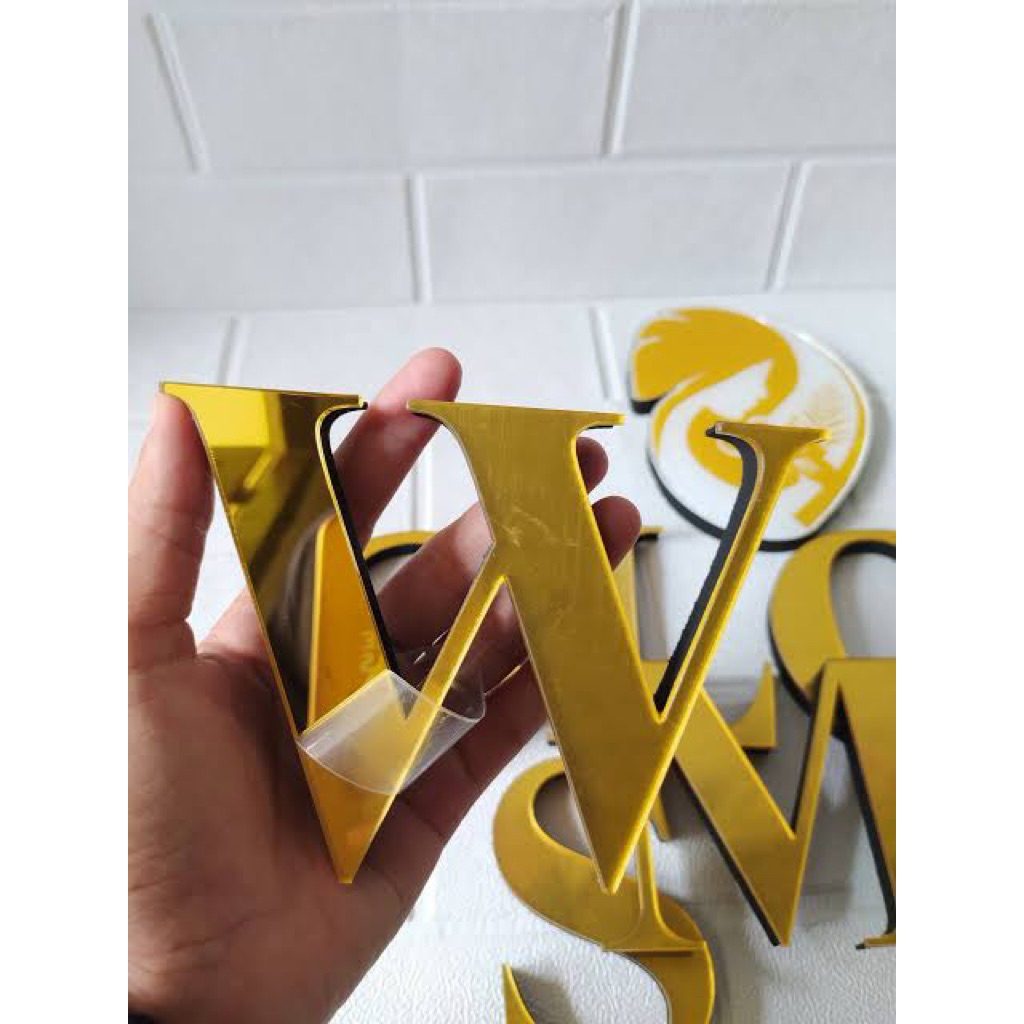 HURUF MIRROR GOLD/SILVER AKRILIK TIMBUL SPON