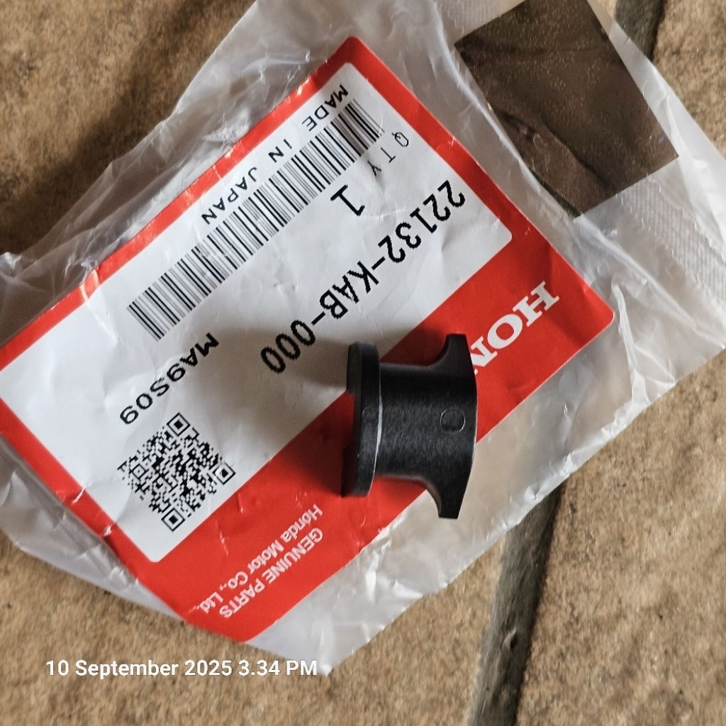 piece slide Honda Forza K2A. 22132-KAB-000