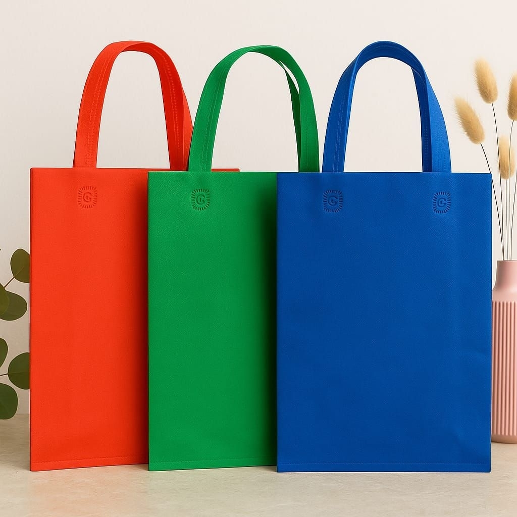 

Tas Spundond 25x35 isi 12pcs Tas Tali bahan Tebal Tas di press Super Rapih 75Gsm