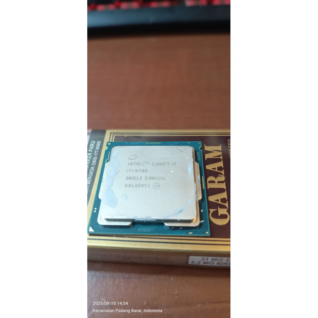 prosesor Intel core i7 generasi 9 9700 SRG 13