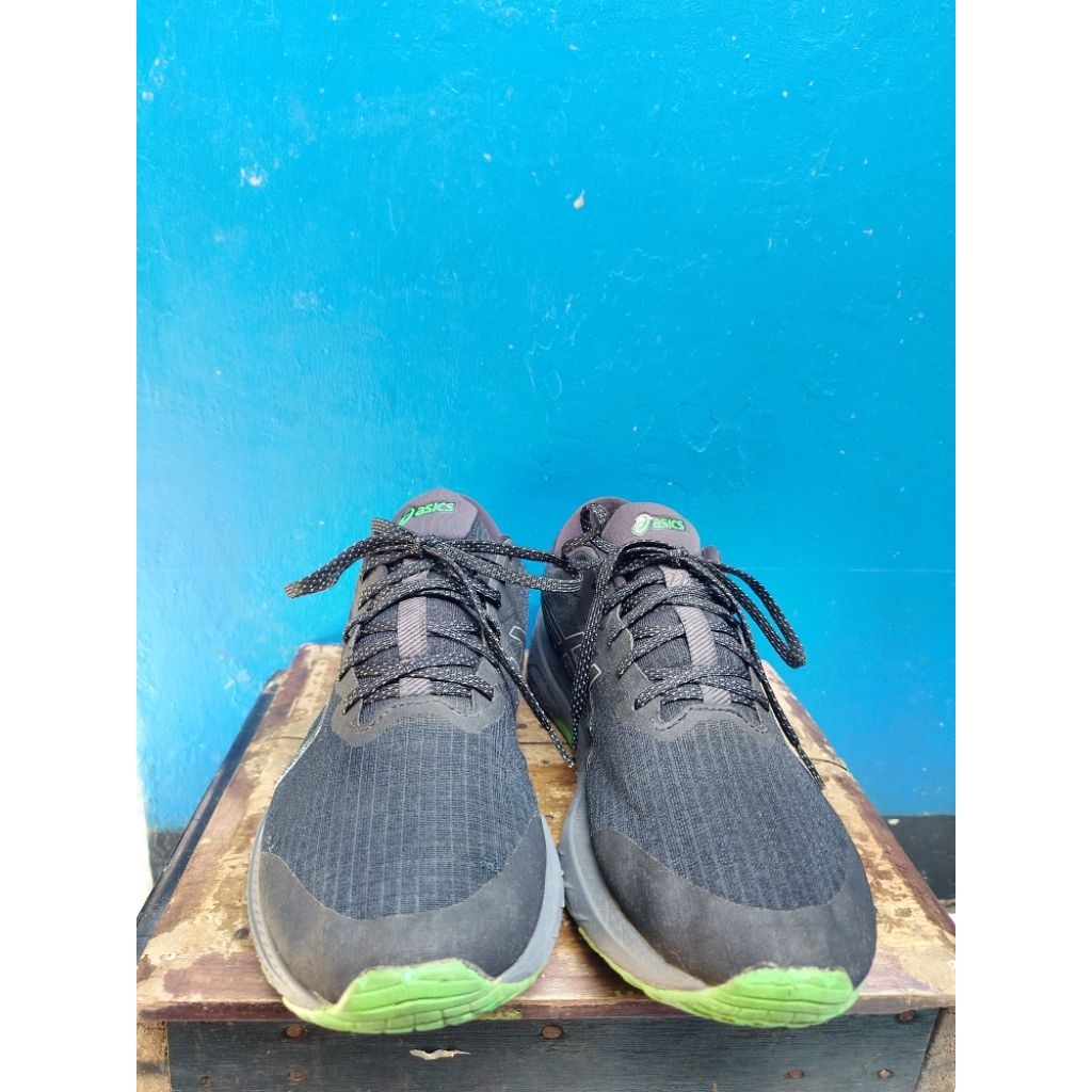 Sepatu Running second Asics GT1000 size 45