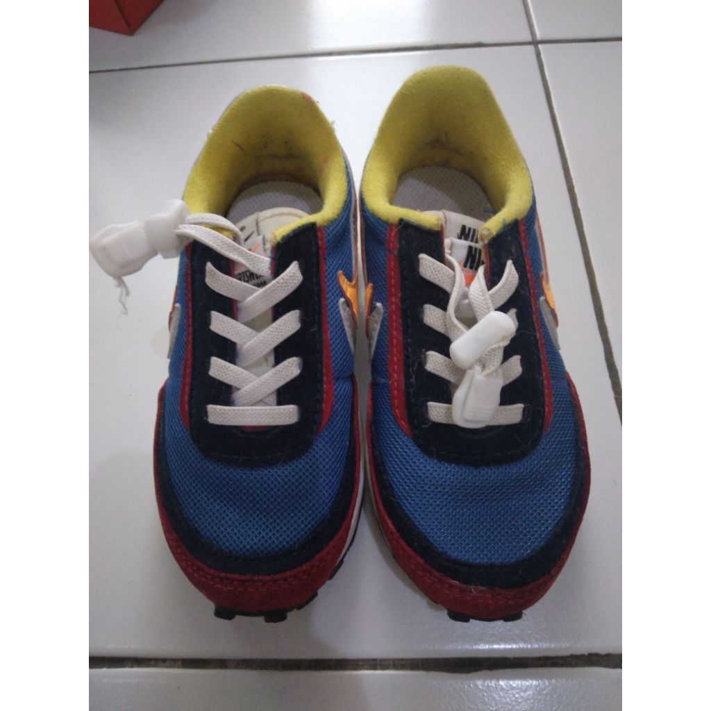 Preloved Sepatu Sacai Varsity Red & Blue