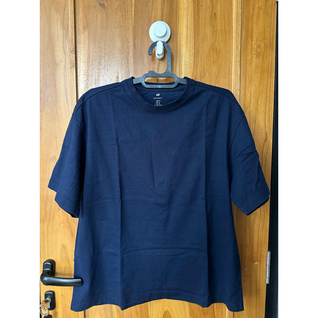 Preloved Kaos Oversized H&M Cowo Man Blue Navy