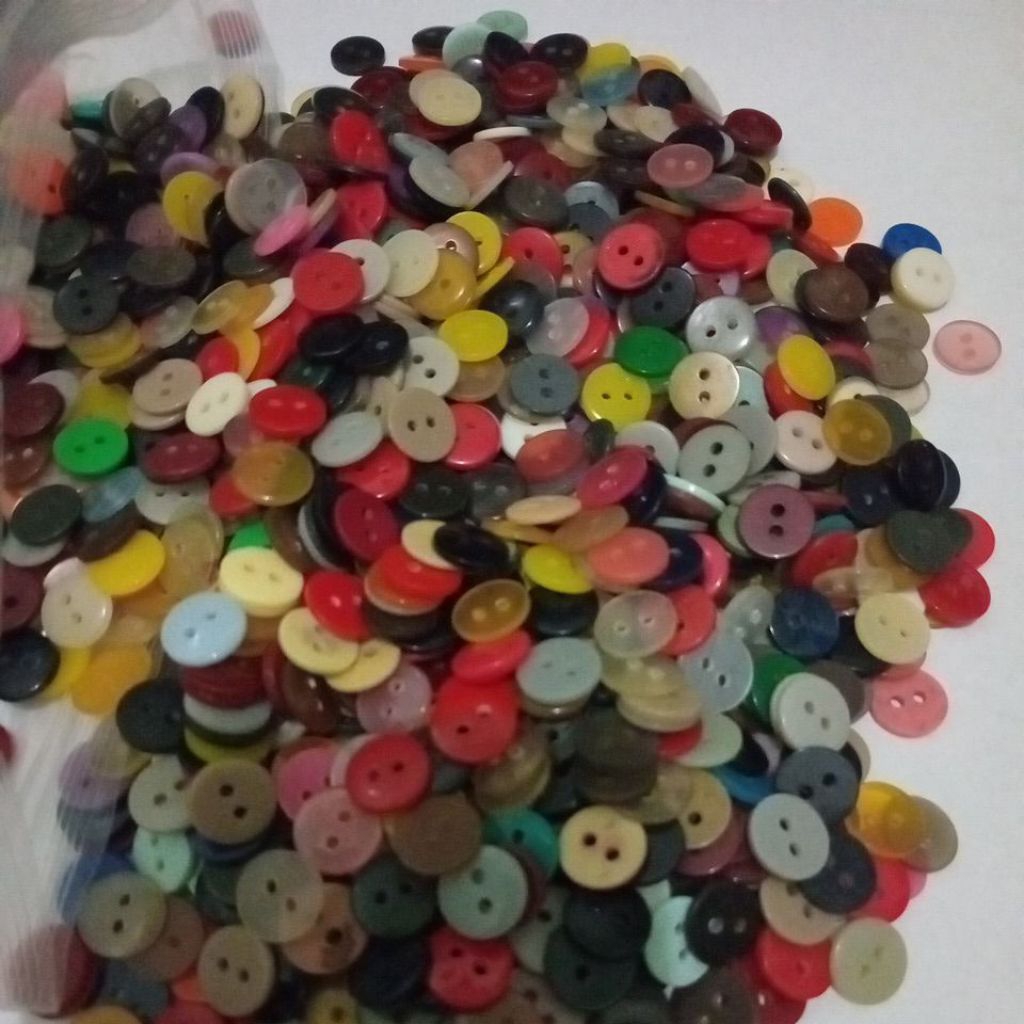 kancing baju/kancing kemeja warna warni lubang 2 (mymy)