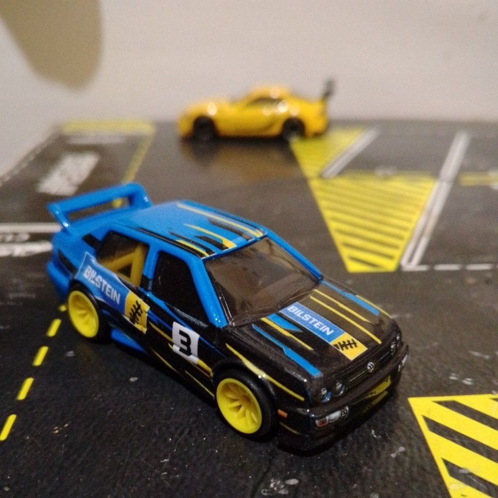 Hot Wheels Premium Volkswagen Jetta MK3