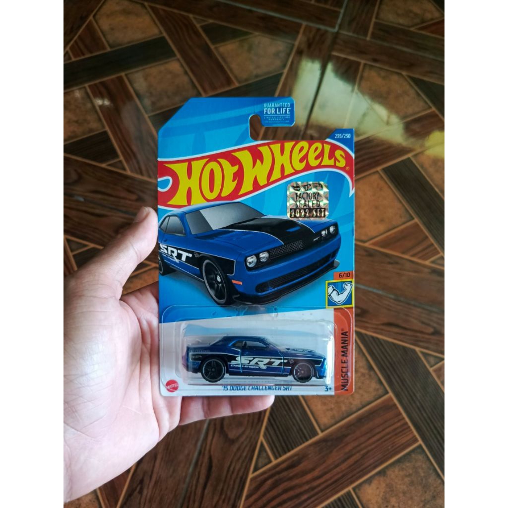Hotwheels 15 Dodge Challenger Srt