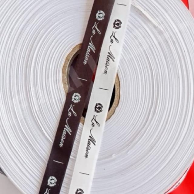 

200 pcs FREE DESAIN ,Label satin hitam & satin putih halus, label merk label cuci label cotton label pundak label merk label halus label lipat,label washing label pakaian,label merk,label custom,label tapeta,label cotton ,satin import