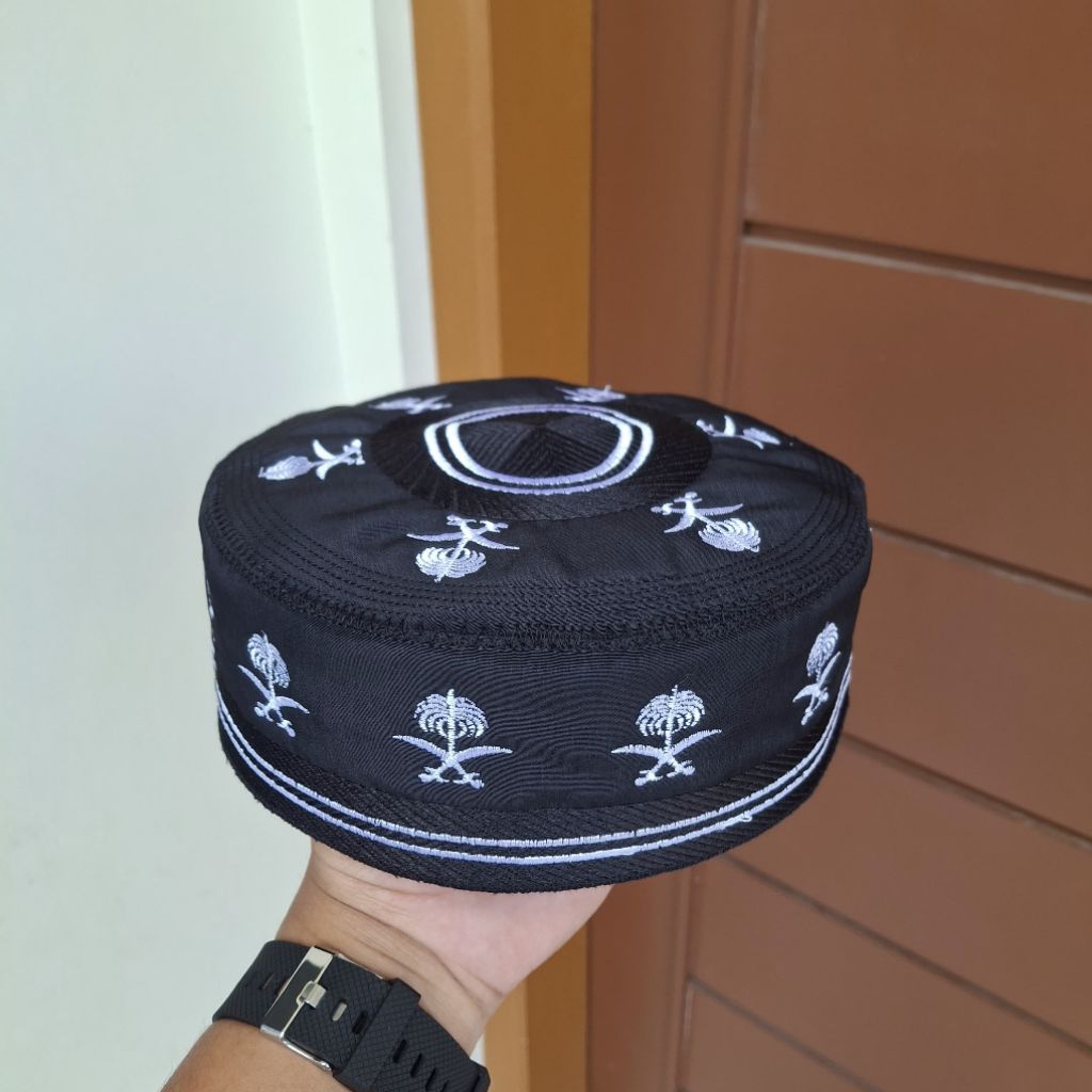 Peci Madinah Bugis Motif Pohon Kurma Hitam/Songkok Madinah Bugis/Kopiah Madinah Bugis Haji dan Umroh
