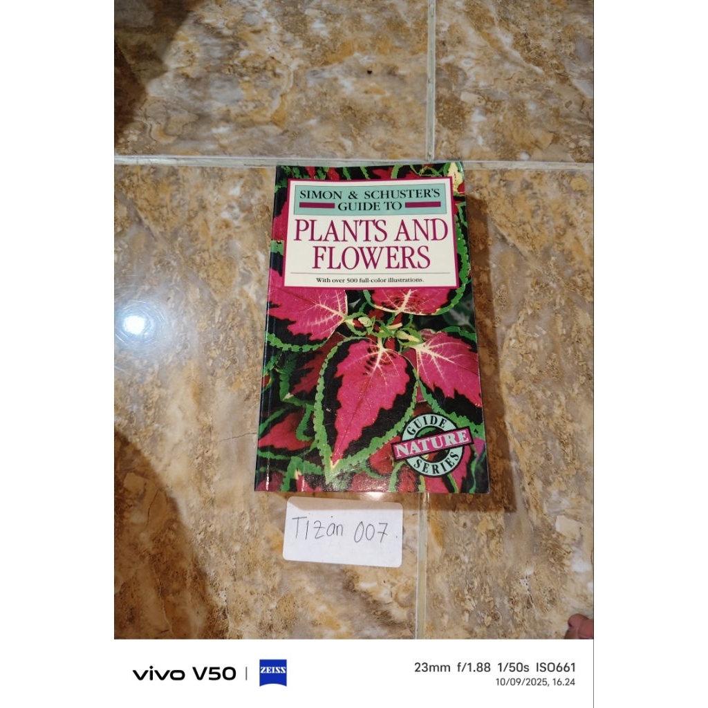 Buku Simon & Schuster's guide to Plants And Flowers
