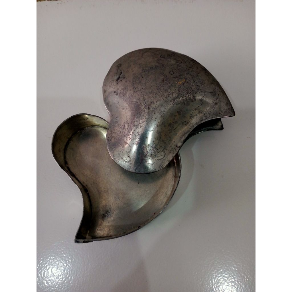 wadah perhiasan kuno unik