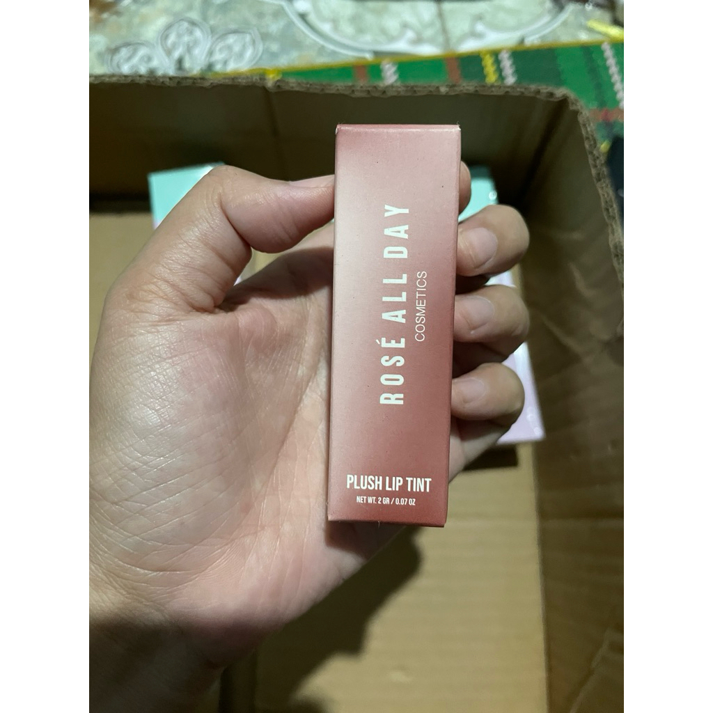[New] Rose all day Plush Lip Tint Day Plush Liptint Creme Brulee | Basicclub Around The World | Glaf