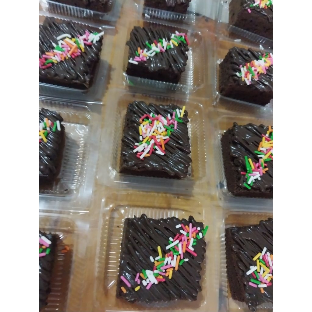 kue brownies coklat mini
