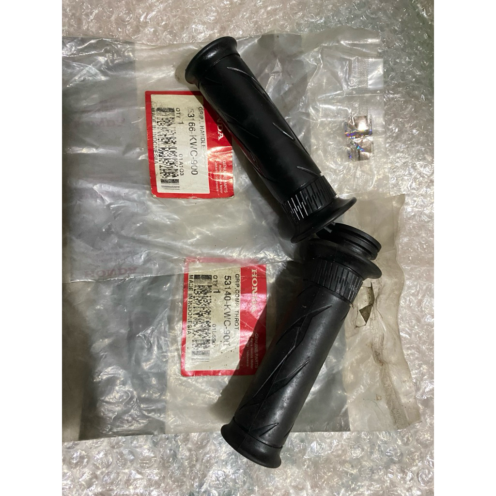 hangrip grip karet setir kanan kiri CS1 ORI AHM 53166-kwc-900 53140-KWC-900