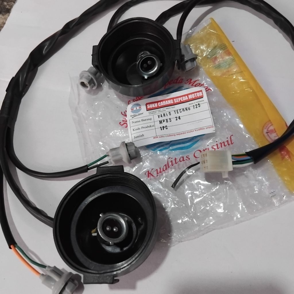 WIN - Fiting Soket lampu depan Assy VARIO 125 TECHNO Soket Cob lampu Depan VARIO 125 KZR